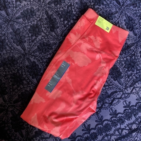 All in Motion High Rise Legging Pink Floral | Large - Picture 6 of 7